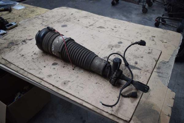 AMORTISSEUR AVANT GAUCHE AUDI A6 / ALLROAD / RS6 / S6 - Vue 1